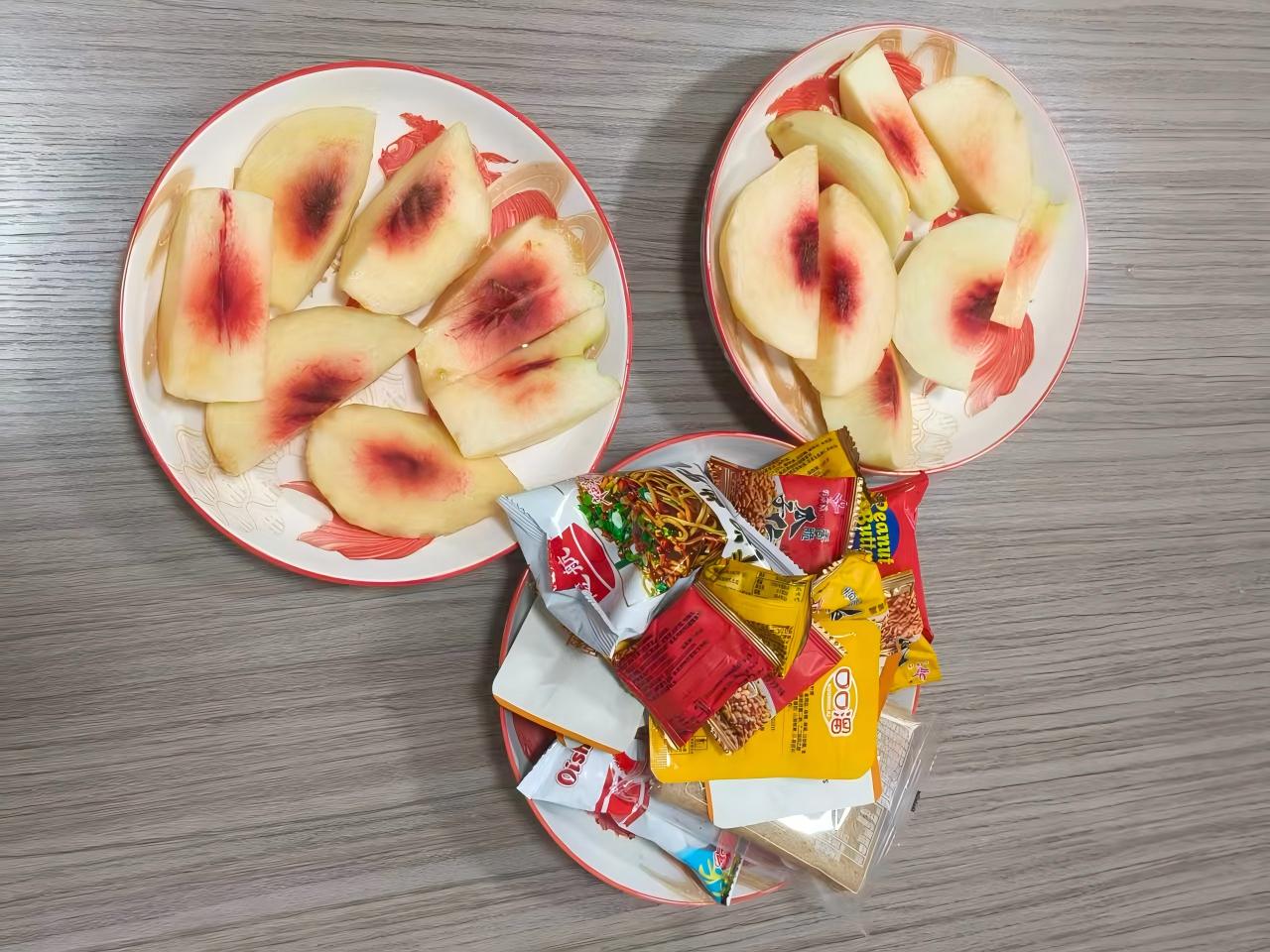 Peaches and Snacks tændte Zemeijias eftermiddag