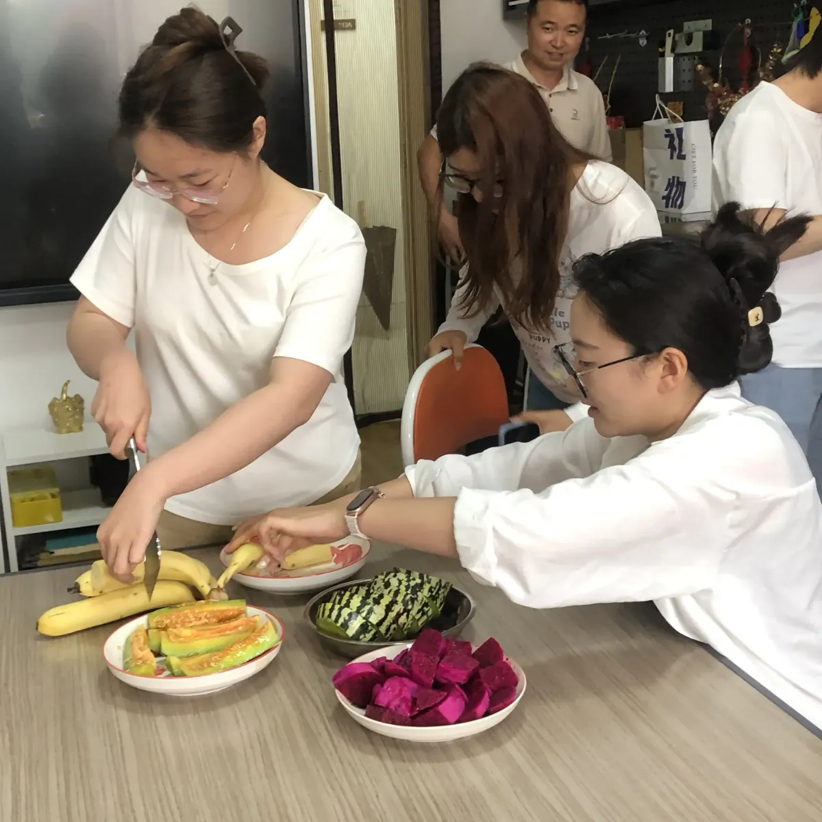 Office Afternoon Tea Gathering bringer varme til Zemeijia